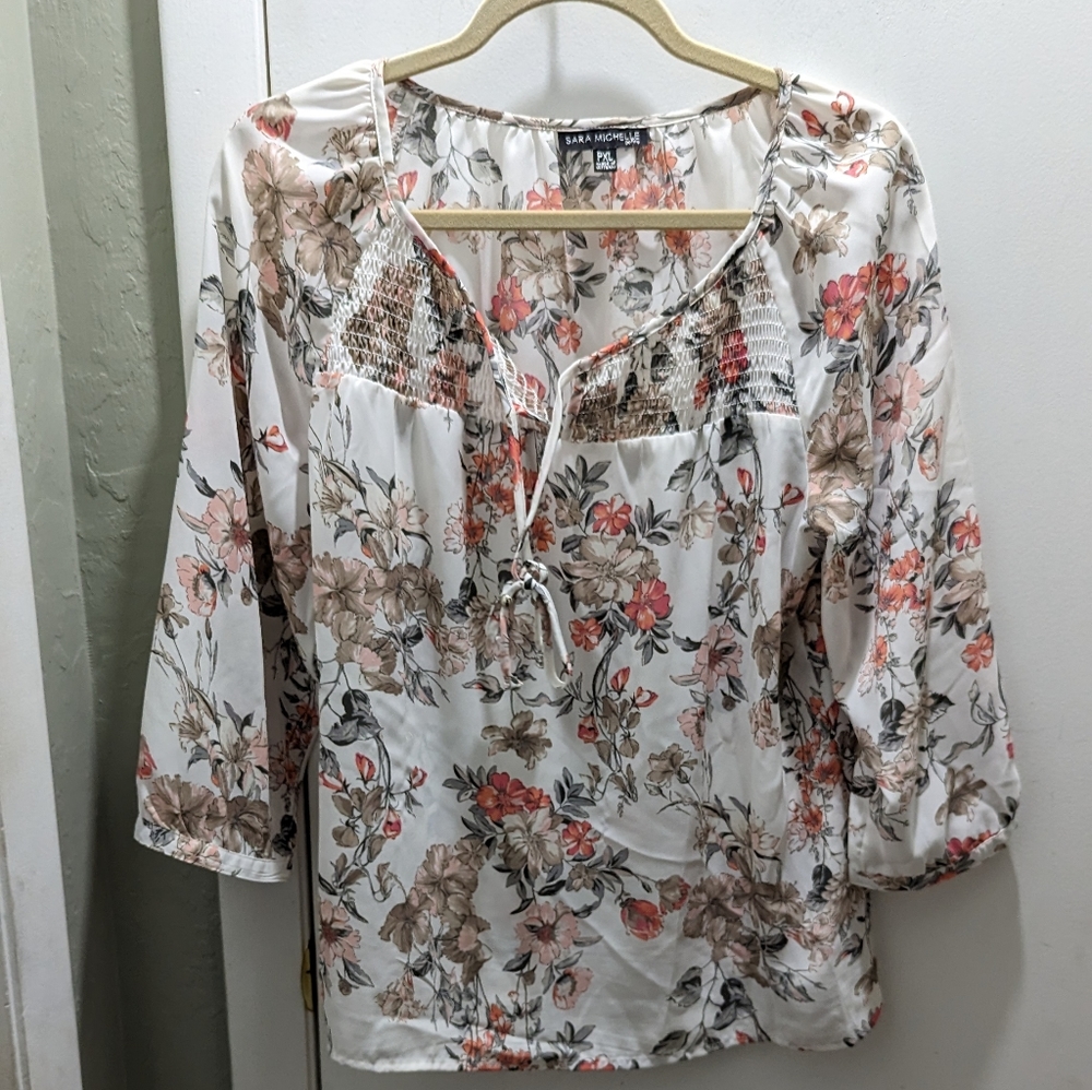Sarah Michelle Petite Floral Blouse top PXL